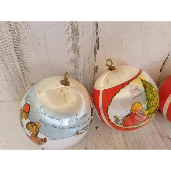 Vintage Hallmark satin Ball Xmas scenic ornament set - Picture 4 of 8